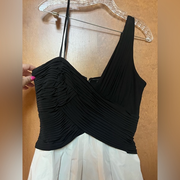 BCBGMaxazria Black & White One-Shouldered Mini Dress - Size 12 - Picture 2 of 4